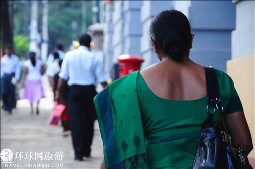 实拍!印度<em>女人</em>爱露背(组图)_财经_腾讯网
