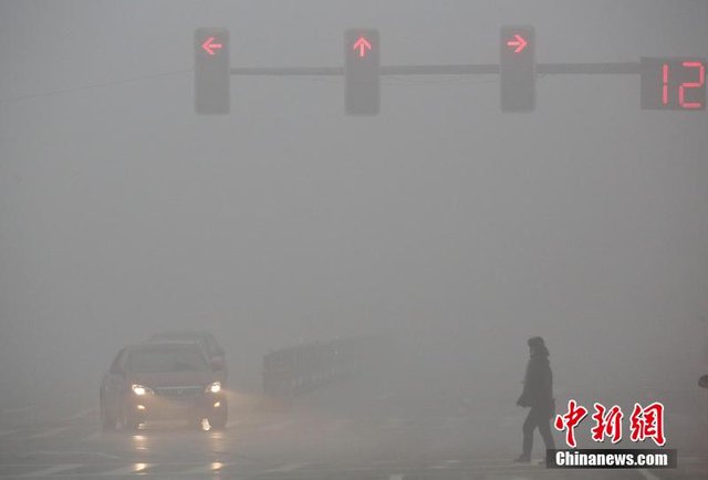 京津冀长三角雾霾持续 重污染区连成片