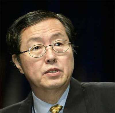 周小川：从经济学家到央行行长