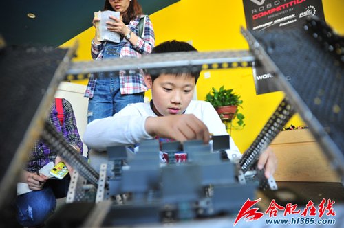 合肥学子包揽VEX机器人世锦赛两项冠军-星壳网