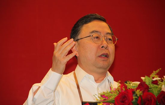 图文:香港恒隆集团董事长陈启宗演讲