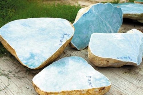 翡翠原石价格大涨 成品翡翠价格9月后见分晓