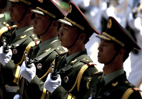 墨西哥网友赞中国仪仗队动作整齐难以置信