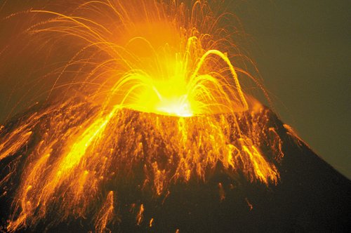 中南美洲火山连连爆发 记者殉职 机场继续关闭_财经_腾讯网