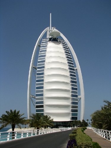 触目皆是金 迪拜七星级帆船酒店内部震撼曝光