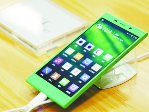 智能手机逼宫<a href='http://electron.eapad.cn/'>数码</a>相机