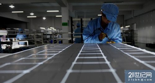 光伏业年报:纸上财富 亿晶光电存10亿黑洞