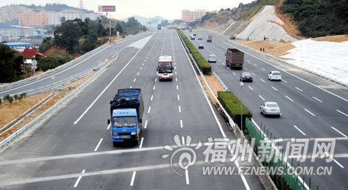 哪个省的高速是八车道 46030669.jpg