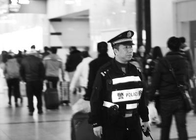 福州夫妻俩同在火车站上班 有时一天也见不上面