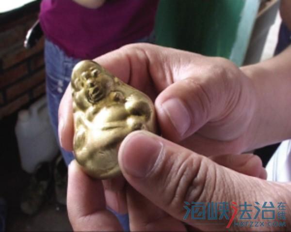 骗子穿军服称找到爷爷埋下的金佛 退休教师上