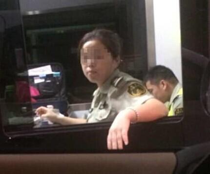 网友拜佛表情收费员v网友动画安徽a网友福州严烧香高速搞抓拍表情包图片