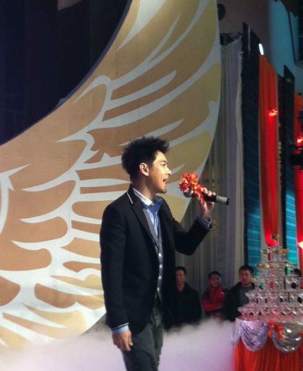 明星走穴婚礼价格或高商演 蔡国庆半小时十万