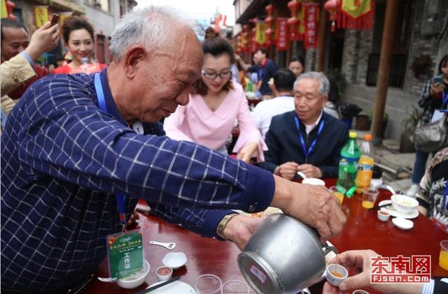 永泰嵩口春宴昨日开席 数百游客共飨美食 
