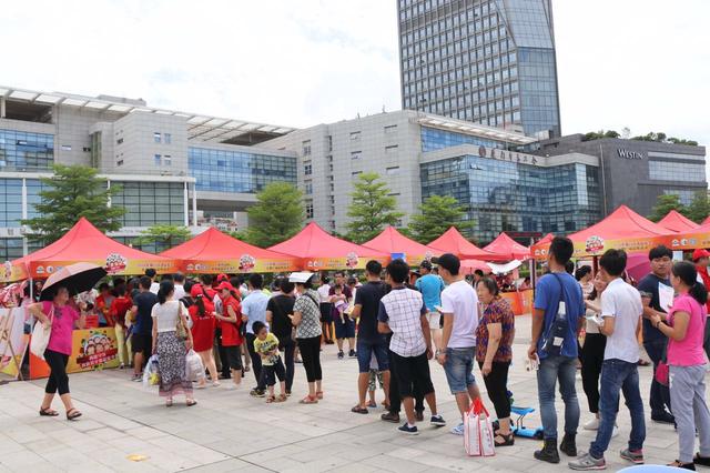 厦门启动食品安全宣传活动 实物展示获市民青睐