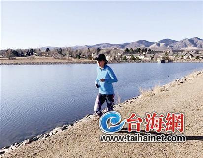 田径冠军王军霞谈跑步经验 不求跑得快要跑得