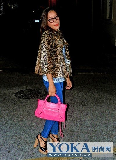 冬季豹纹热辣上场 驱除沉闷彰显奢华