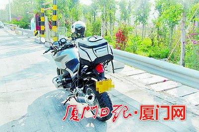 豪华摩托高速路狂飙司机被罚 售价或高达40万