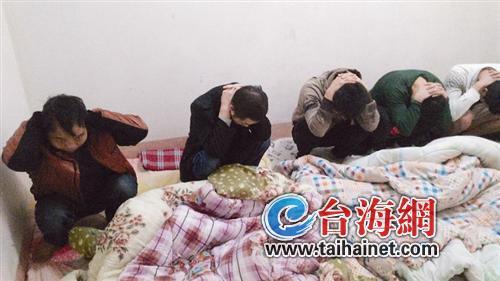 传销团伙市场捡剩菜吃 "能省则省"是其一大口号