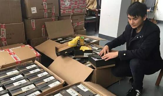 莆田90后小伙卖鞋年赚20万后的举动 感动所有