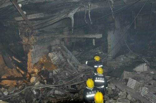 贵州凯里市出租屋爆炸殃及网吧 致6死38人伤