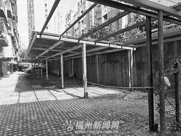 膜結構停車棚
