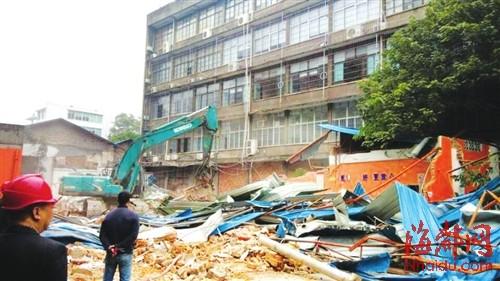 唐山拆私搭乱建_包头建地铁拆景富家园_拆建公司