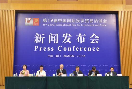 21世纪世界经济发展趋势_...】  张东方向21世纪经济报道记者表示,高端化是公司品牌的发展方...(3)