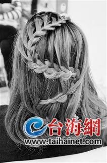 帅小伙花5年时间研究<em>编头发</em>被称巧手哥_大闽