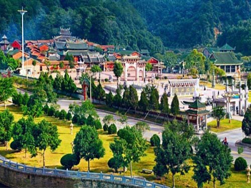 绿水千年环古刹 闽山林海漳州三平寺