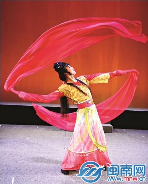 高甲戏《钦差大臣》出国展演 明年将在泉州首演_大闽网_腾讯网