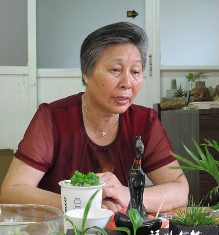 台湾部分县市破坏蒋介石铜像 雕塑者女儿在榕发声