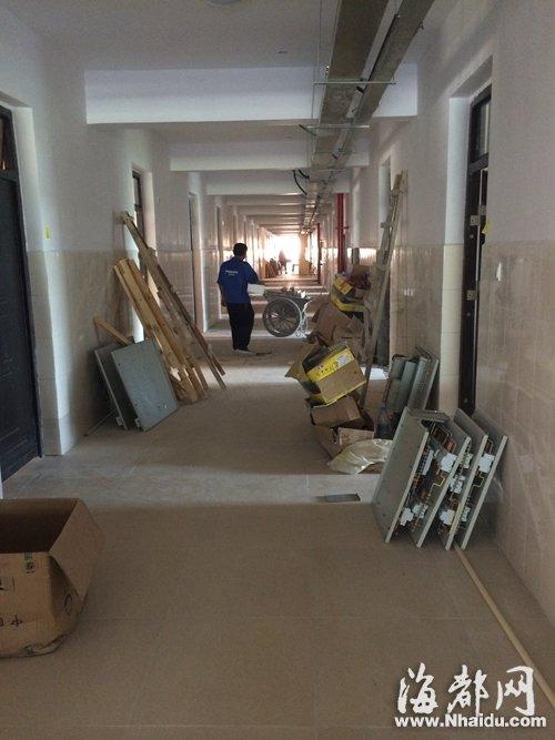 漳州理工学院新生到校注册 宿舍却还在装修