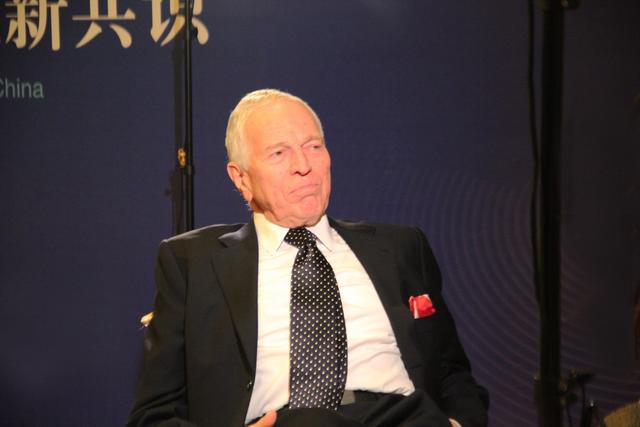 2019诺贝尔经济学家_美国著名经济学家、诺贝尔经济学奖获得者迈伦_斯科尔斯在山东大学...(3)