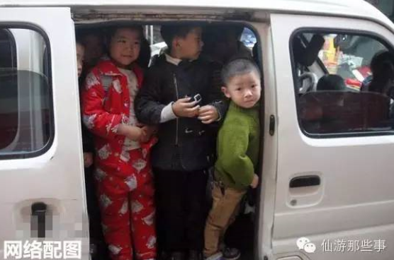 莆田最牛校车:7座面包车载29名师生