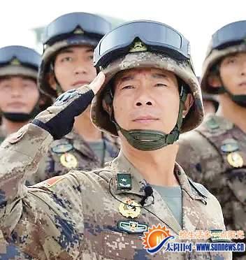 龙海籍少将洪江强再参加阅兵 系31集团军副军长