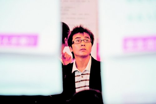 农民工轮轩4个女学生_昆明新生代农民工收入(3)