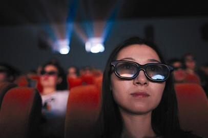 福州一市民在影城看3D电影 被要求掏钱买眼镜