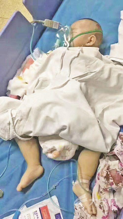 货车摩托车剐蹭 宁德女子当场死亡儿童手臂断裂
