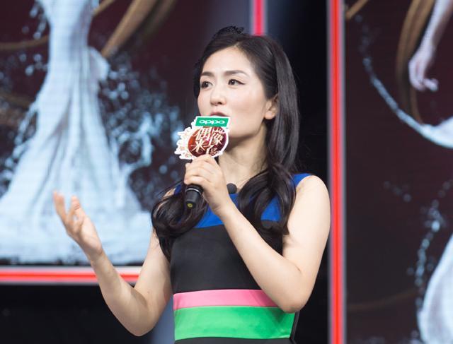 《偶像》聚会 谢娜反问记者 :为什么讨厌我_大闽