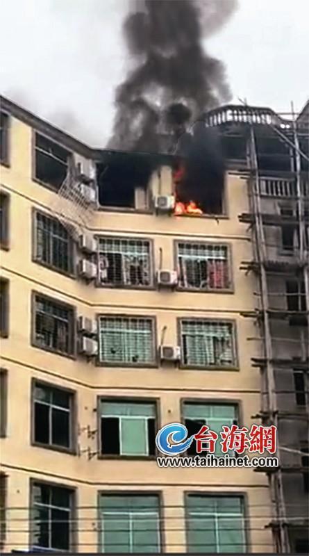 漳浦县旧镇一居民楼液化气爆炸 致1死1伤图片