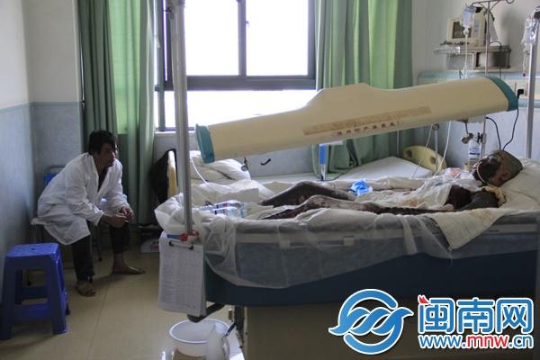 硬汉两入火海救女儿 少女全身90%烧伤危在旦