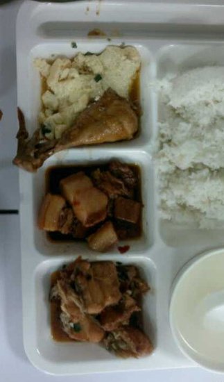 厦门首富三安光电食堂办尾牙吃盒饭 被指抠门