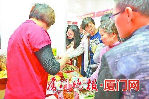 VR技术模拟试驾 可鸟瞰广州还能在故宫里兜风