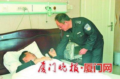 五旬民警带病工作12小时呕吐送医 胃出血险些丧命