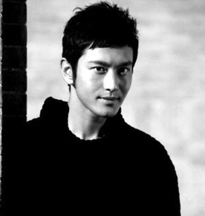 黄晓明直面闹太套:没人都有英语烂的时候