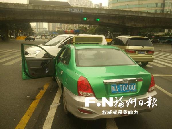 火车站到福飞北路收费870元 的士装“跑得快”还绕路