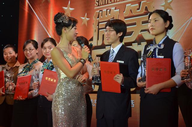 中国银行翁羽、谢燕玲喜获福建2014银行业微