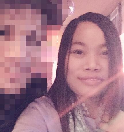 凤姐脱单晒与马赛克男亲密合影视频似为男方外籍句拼图片