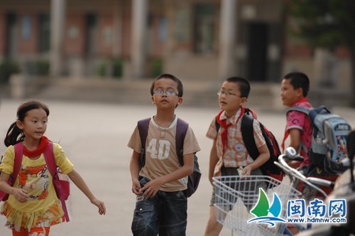 泉州小学生近视眼过半 iPad成儿童视力第一杀手