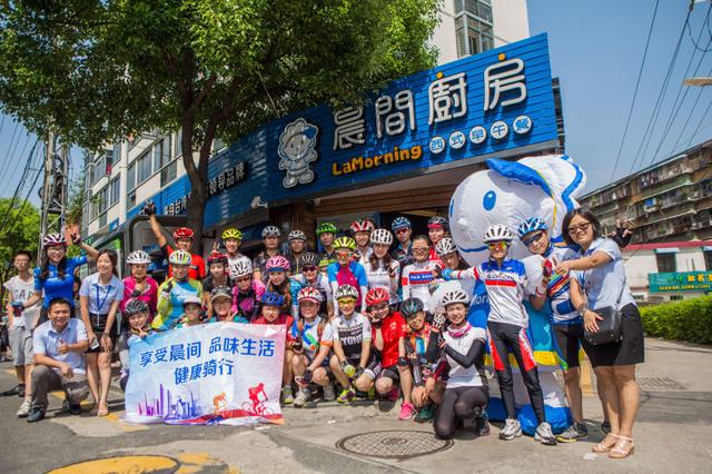 晨间厨房 厦门一中店 的店员怎么样?累不